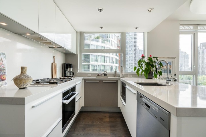 Photo 10 at 707 - 1351 Continental Street, Downtown VW, Vancouver West