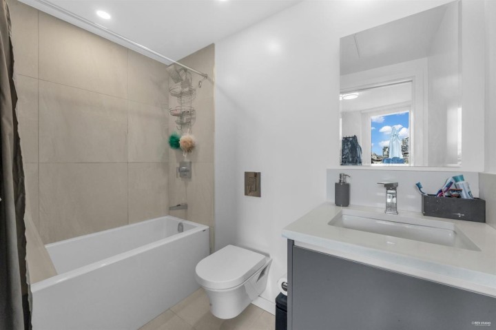 Photo 5 at 1015 - 180 E 2nd Avenue, Mount Pleasant VE, Vancouver East