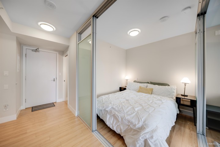 Photo 7 at 725 - 159 W 2nd Avenue, False Creek, Vancouver West