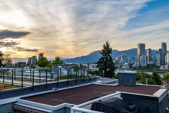 Photo 23 at 2391 Oak Street, Fairview VW, Vancouver West