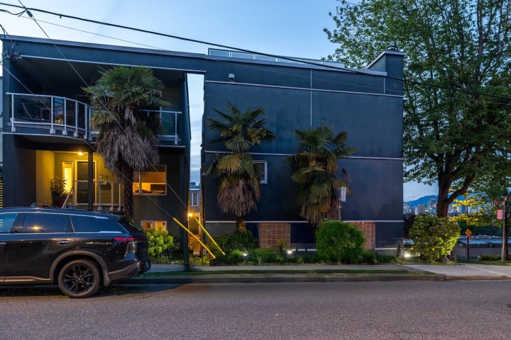 Photo 32 at 2391 Oak Street, Fairview VW, Vancouver West