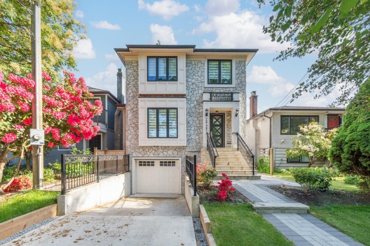 Photo 1 at 2848 W 17th Avenue, Arbutus, Vancouver West