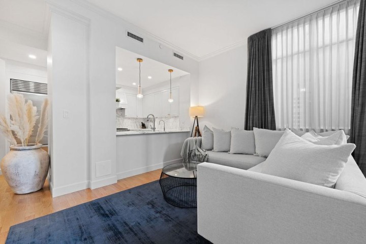 Photo 13 at 471 Beach Crescent, Yaletown, Vancouver West