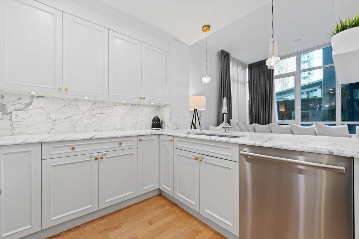 Photo 7 at 471 Beach Crescent, Yaletown, Vancouver West