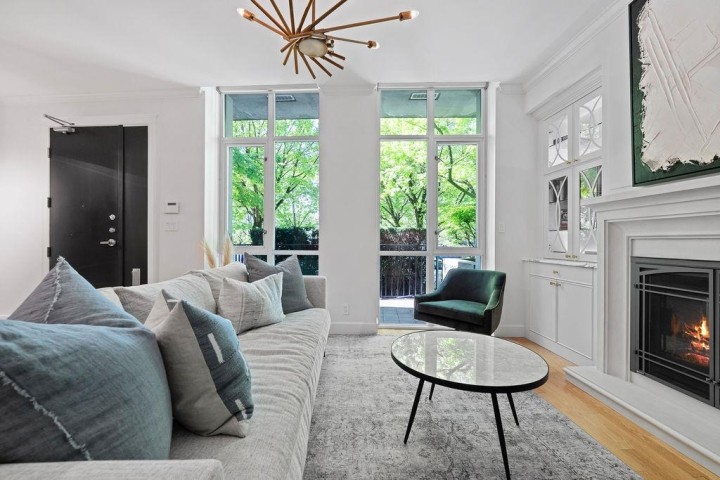 Photo 3 at 471 Beach Crescent, Yaletown, Vancouver West