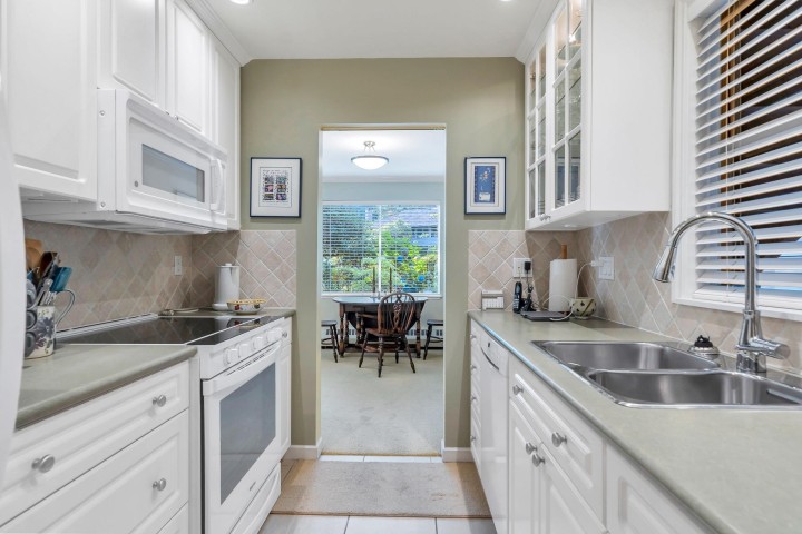 Photo 13 at 208 - 235 Keith Road, Cedardale, West Vancouver