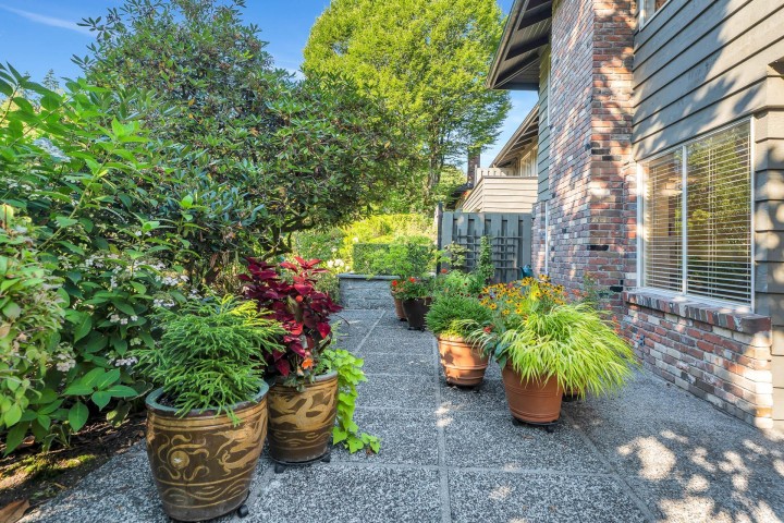 Photo 24 at 208 - 235 Keith Road, Cedardale, West Vancouver