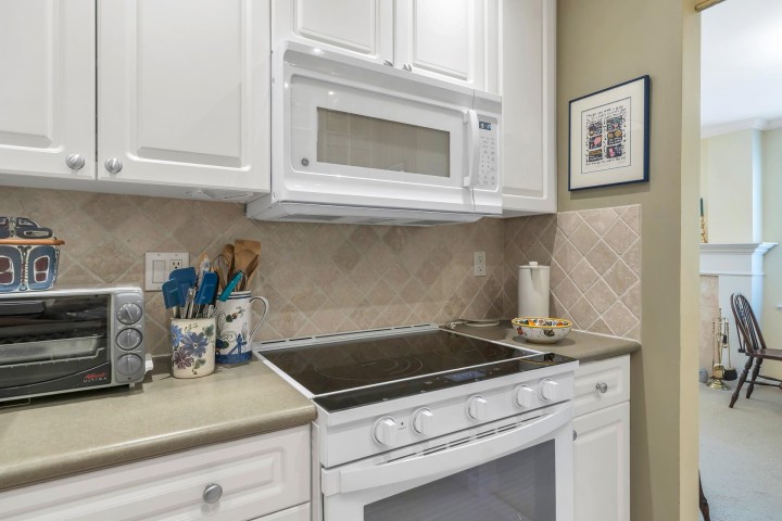 Photo 14 at 208 - 235 Keith Road, Cedardale, West Vancouver