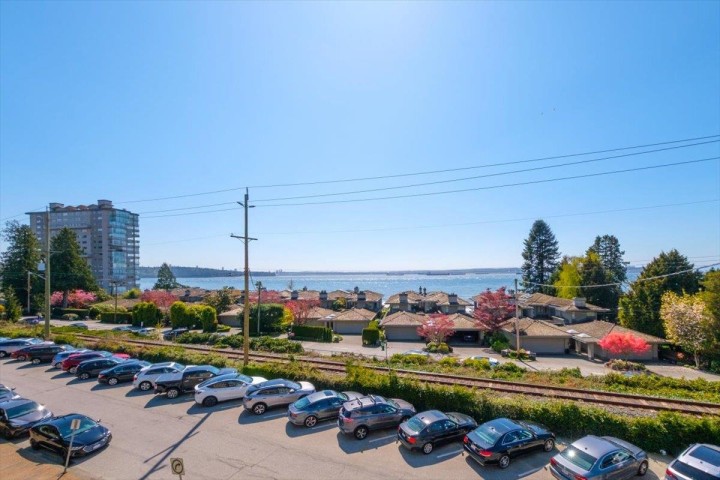 Photo 26 at 302 - 2455 Bellevue Avenue, Dundarave, West Vancouver