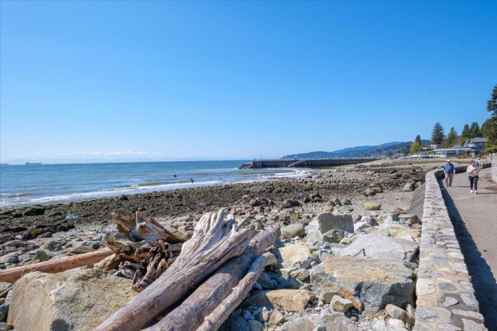 Photo 28 at 302 - 2455 Bellevue Avenue, Dundarave, West Vancouver