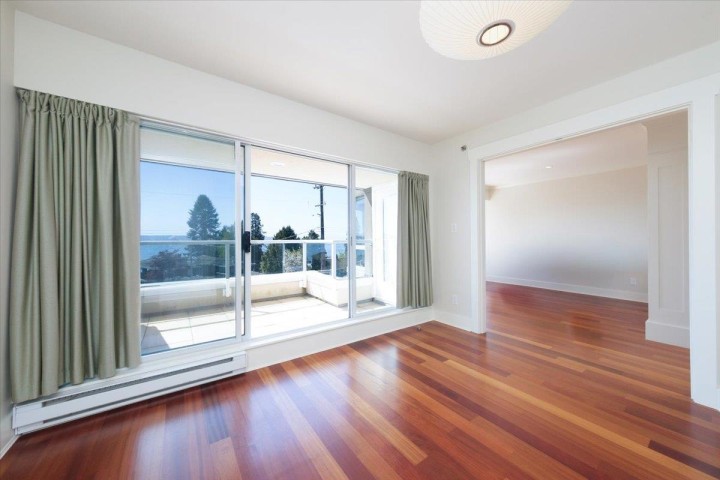 Photo 15 at 302 - 2455 Bellevue Avenue, Dundarave, West Vancouver