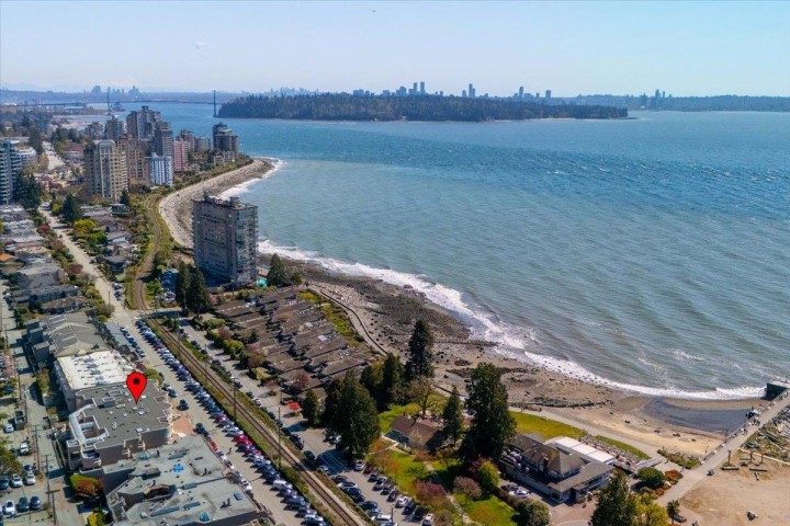 Photo 29 at 302 - 2455 Bellevue Avenue, Dundarave, West Vancouver