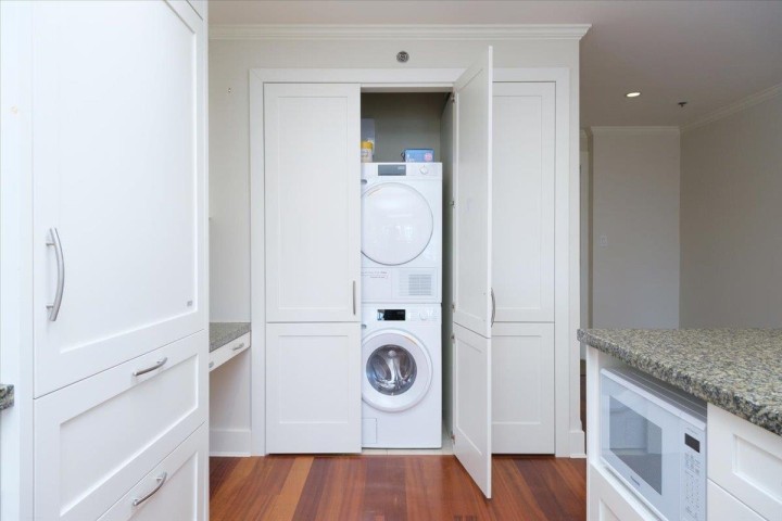 Photo 21 at 302 - 2455 Bellevue Avenue, Dundarave, West Vancouver