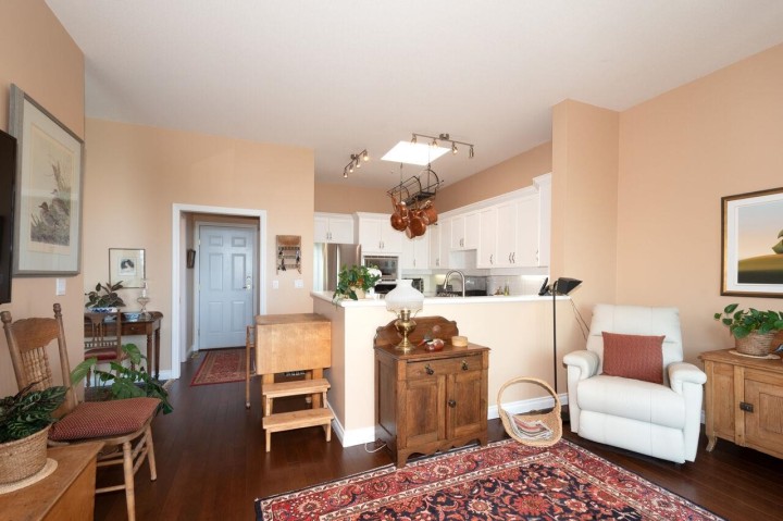 Photo 10 at 3178 Deer Ridge Drive, Deer Ridge WV, West Vancouver