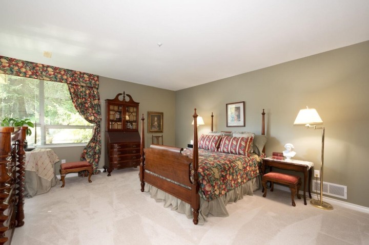 Photo 25 at 3178 Deer Ridge Drive, Deer Ridge WV, West Vancouver