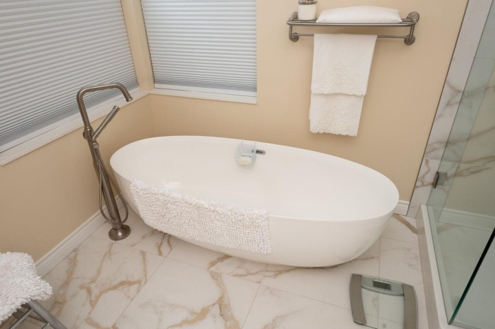 Photo 21 at 3178 Deer Ridge Drive, Deer Ridge WV, West Vancouver