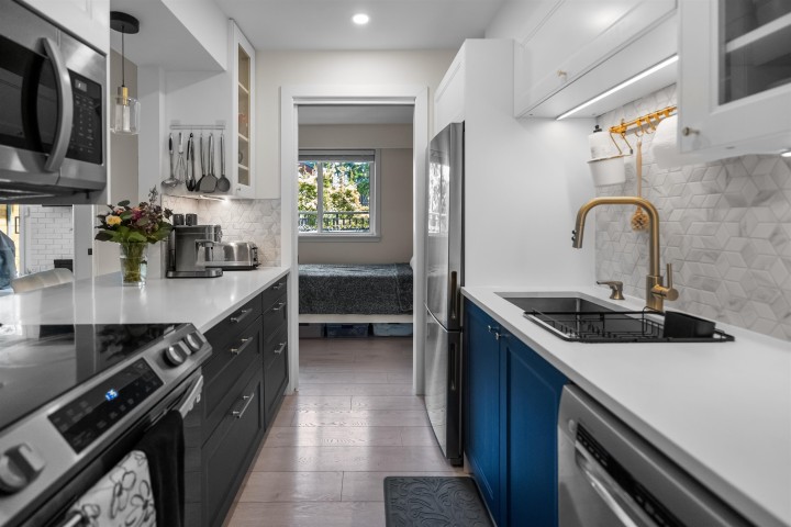 Photo 15 at 101 - 2121 W 6th Avenue, Kitsilano, Vancouver West