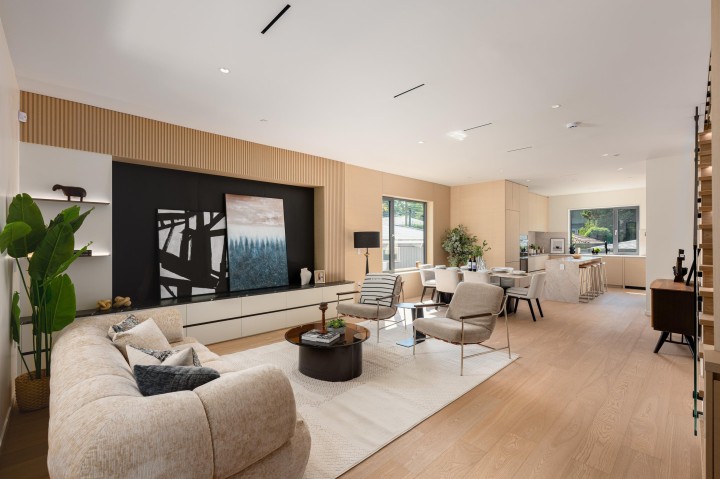 Photo 1 at 4477 Wallace Street, Dunbar, Vancouver West