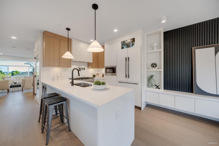 Photo 3 at 1167 E 63rd Avenue, South Vancouver, Vancouver East