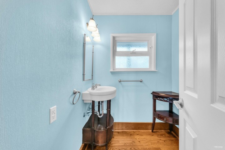 Photo 26 at 2558 Mathers Avenue, Dundarave, West Vancouver