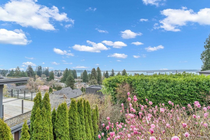 Photo 1 at 2558 Mathers Avenue, Dundarave, West Vancouver