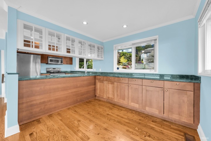 Photo 20 at 2558 Mathers Avenue, Dundarave, West Vancouver