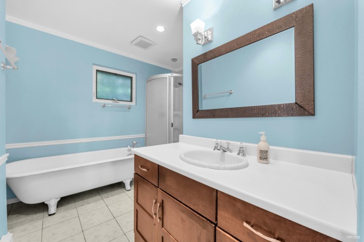 Photo 24 at 2558 Mathers Avenue, Dundarave, West Vancouver