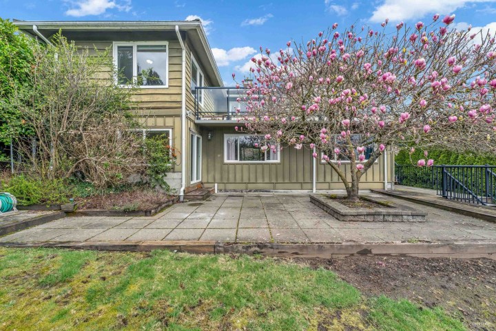 Photo 34 at 2558 Mathers Avenue, Dundarave, West Vancouver