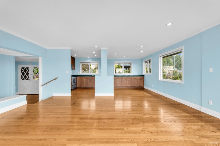 Photo 14 at 2558 Mathers Avenue, Dundarave, West Vancouver