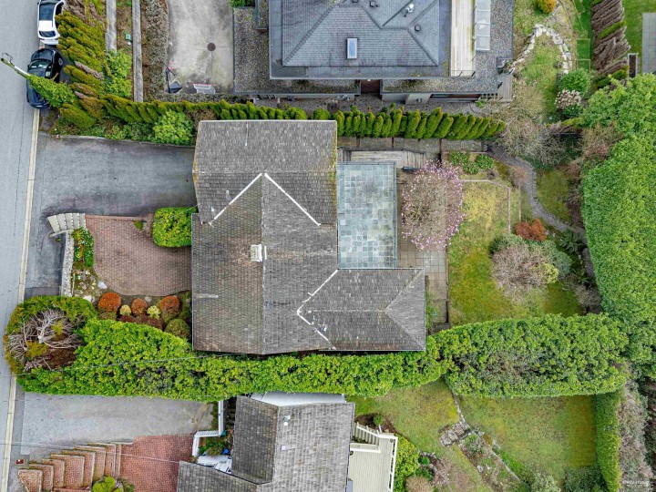 Photo 37 at 2558 Mathers Avenue, Dundarave, West Vancouver