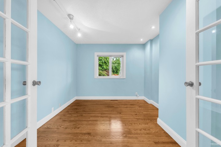 Photo 25 at 2558 Mathers Avenue, Dundarave, West Vancouver