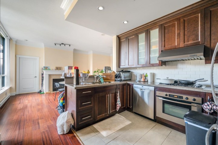 Photo 11 at 501 - 4759 Valley Drive, Quilchena, Vancouver West