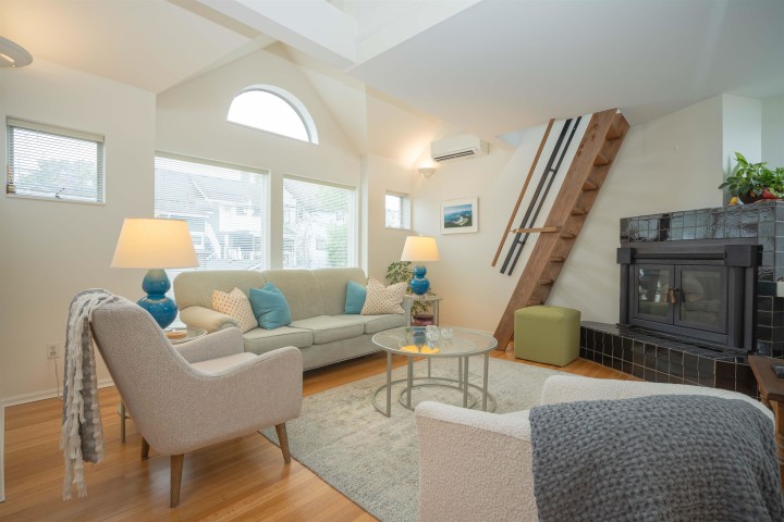 Photo 3 at 1346 Laburnum Street, Kitsilano, Vancouver West