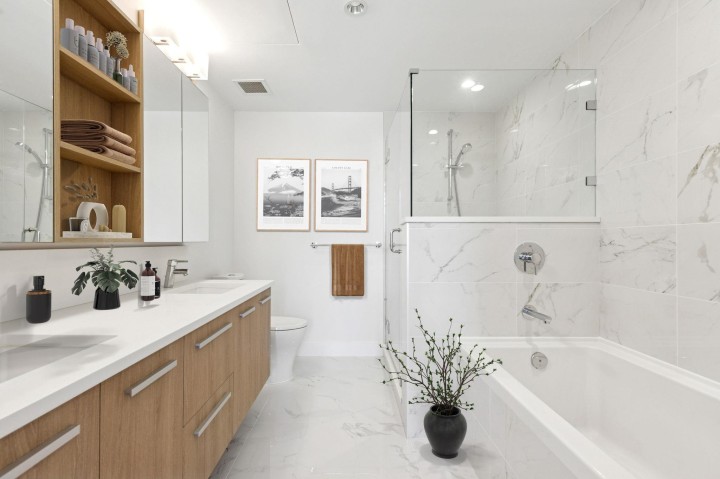 Photo 13 at 609 - 2780 Valley Centre Avenue, Lynn Valley, North Vancouver