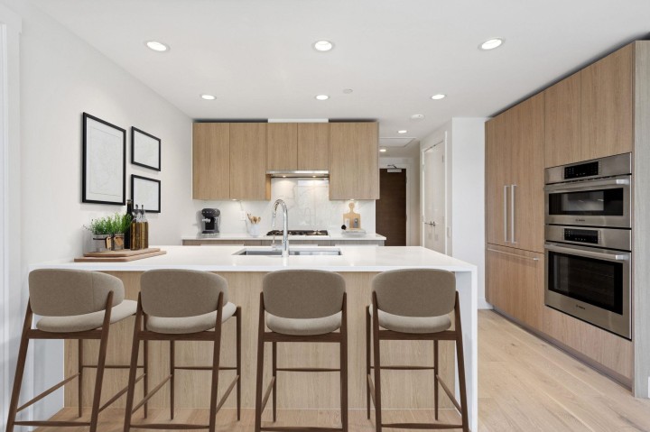 Photo 7 at 609 - 2780 Valley Centre Avenue, Lynn Valley, North Vancouver