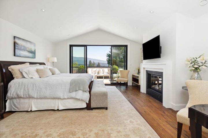 Photo 17 at 939 Friar Crescent, Dollarton, North Vancouver