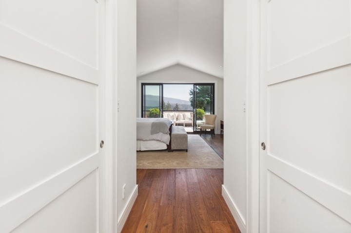 Photo 16 at 939 Friar Crescent, Dollarton, North Vancouver