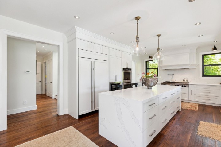 Photo 3 at 939 Friar Crescent, Dollarton, North Vancouver