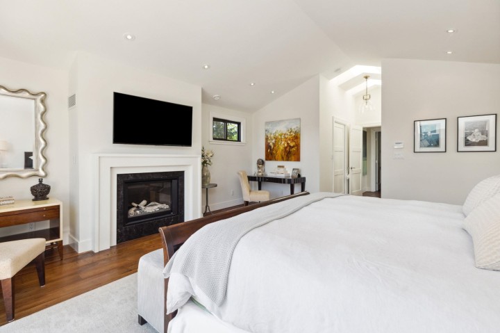 Photo 18 at 939 Friar Crescent, Dollarton, North Vancouver