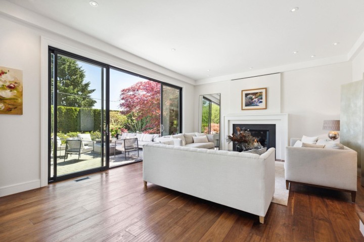 Photo 11 at 939 Friar Crescent, Dollarton, North Vancouver