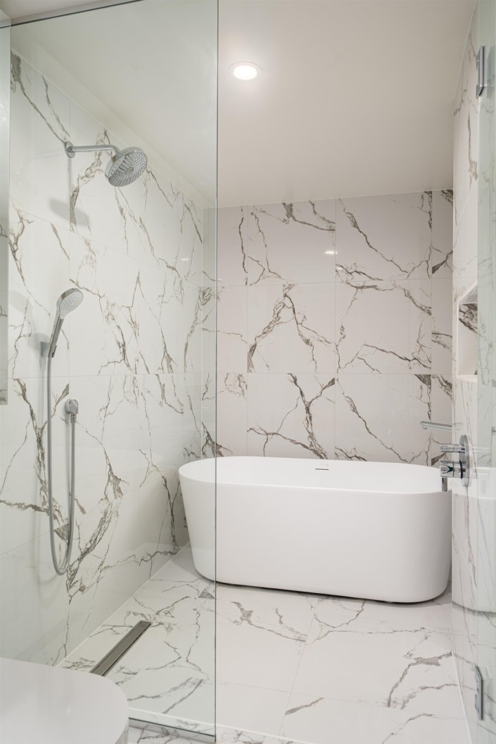 Photo 23 at 303 - 3668 W 10th Avenue, Kitsilano, Vancouver West