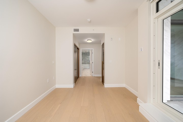 Photo 17 at 303 - 3668 W 10th Avenue, Kitsilano, Vancouver West