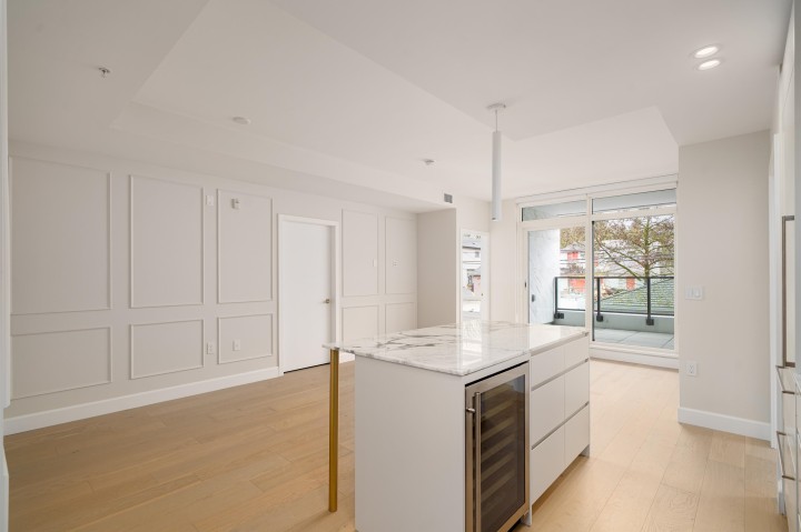 Photo 10 at 303 - 3668 W 10th Avenue, Kitsilano, Vancouver West