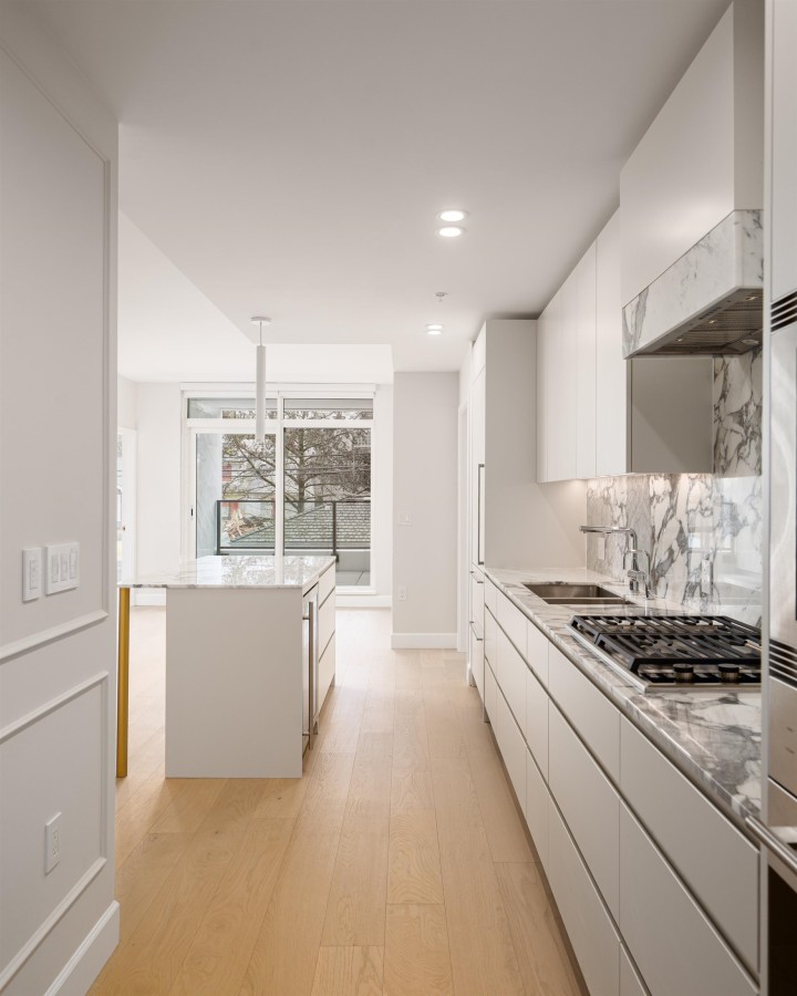 Photo 11 at 303 - 3668 W 10th Avenue, Kitsilano, Vancouver West