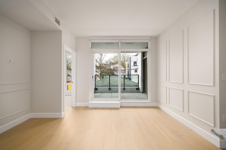 Photo 4 at 303 - 3668 W 10th Avenue, Kitsilano, Vancouver West