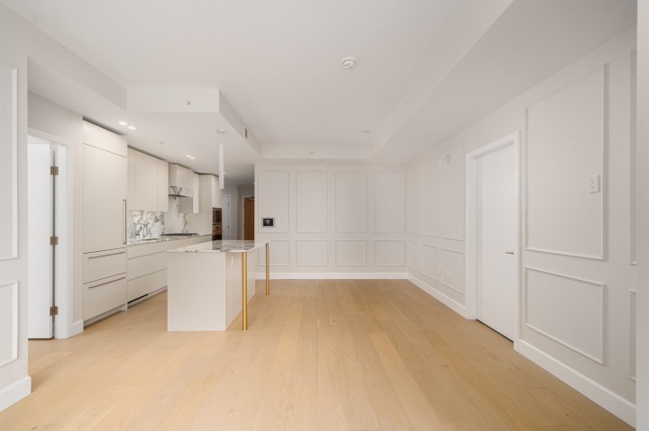 Photo 8 at 303 - 3668 W 10th Avenue, Kitsilano, Vancouver West