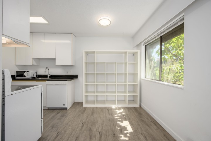 Photo 6 at 305 - 310 W 3rd Street, Lower Lonsdale, North Vancouver