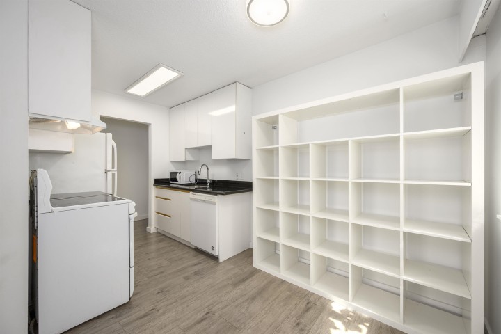 Photo 7 at 305 - 310 W 3rd Street, Lower Lonsdale, North Vancouver