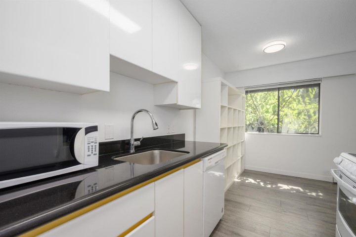 Photo 9 at 305 - 310 W 3rd Street, Lower Lonsdale, North Vancouver