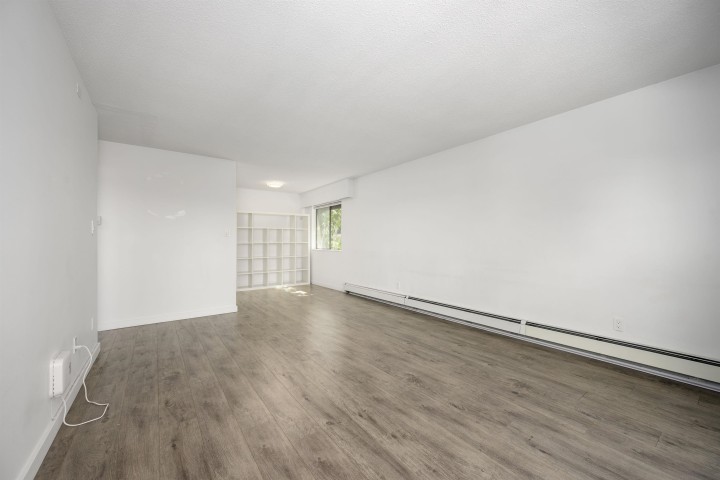 Photo 4 at 305 - 310 W 3rd Street, Lower Lonsdale, North Vancouver